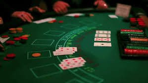 Antarmuka permainan slots di platform retro 777 dengan menu pilihan pembayaran lokal